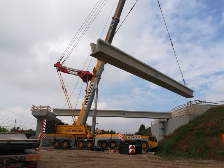 Varato il sovrappasso ferroviario di Valdaro (MN)