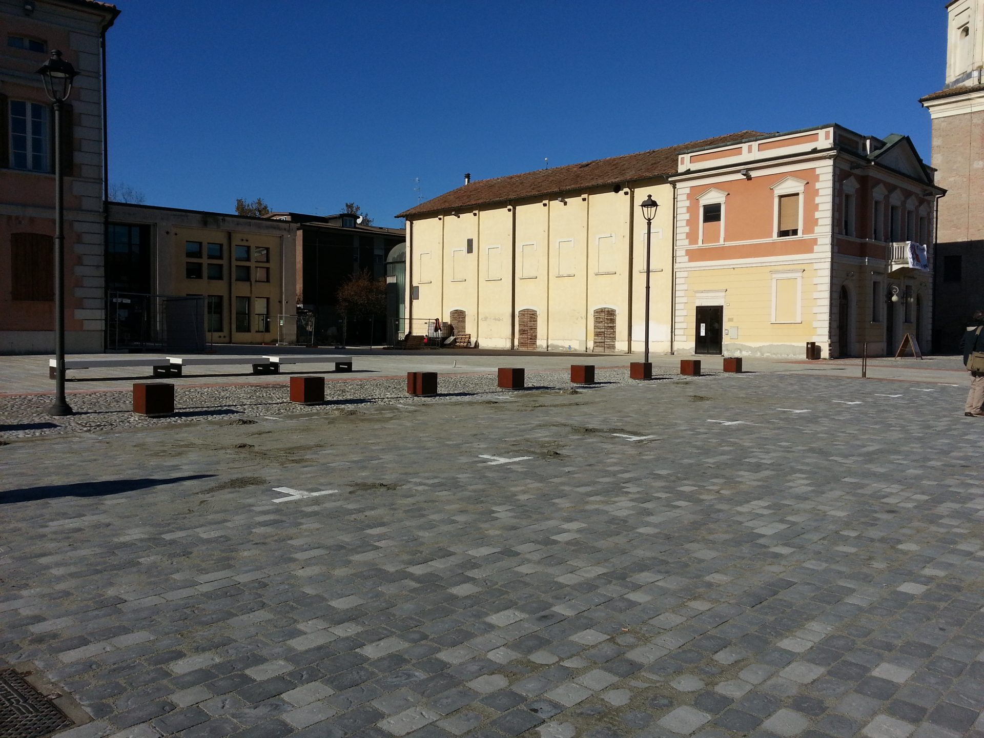 Riqualificazione di piazza Garibaldi Comune di Bagnolo in Piano (RE) 1° stralcio
